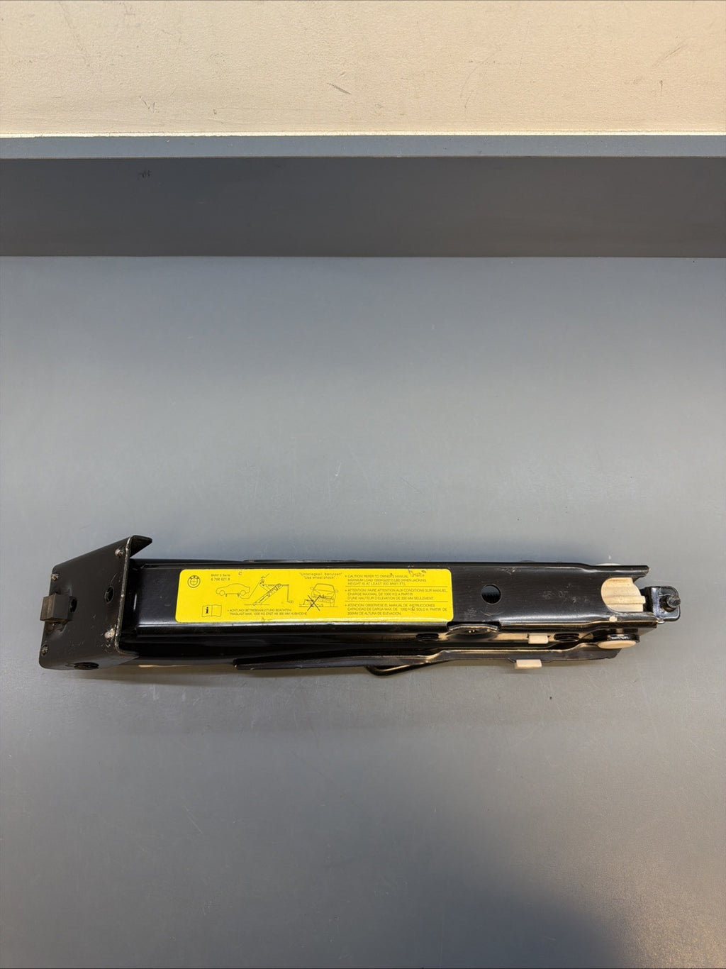 04-10 E60 E61 E63 E64 BMW 550I 525i 530 I 650i SPARE TIRE JACK CAR LIFT OEM