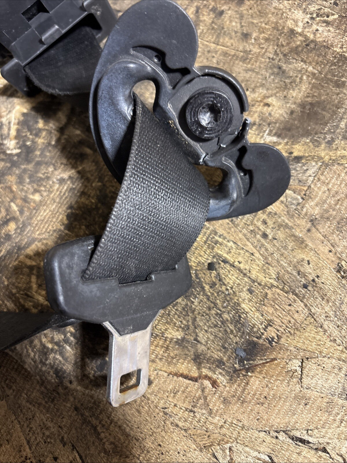 07-13 BMW 3-SERIES FRONT LEFT SEAT BELT RETRACTOR OEM 34023561