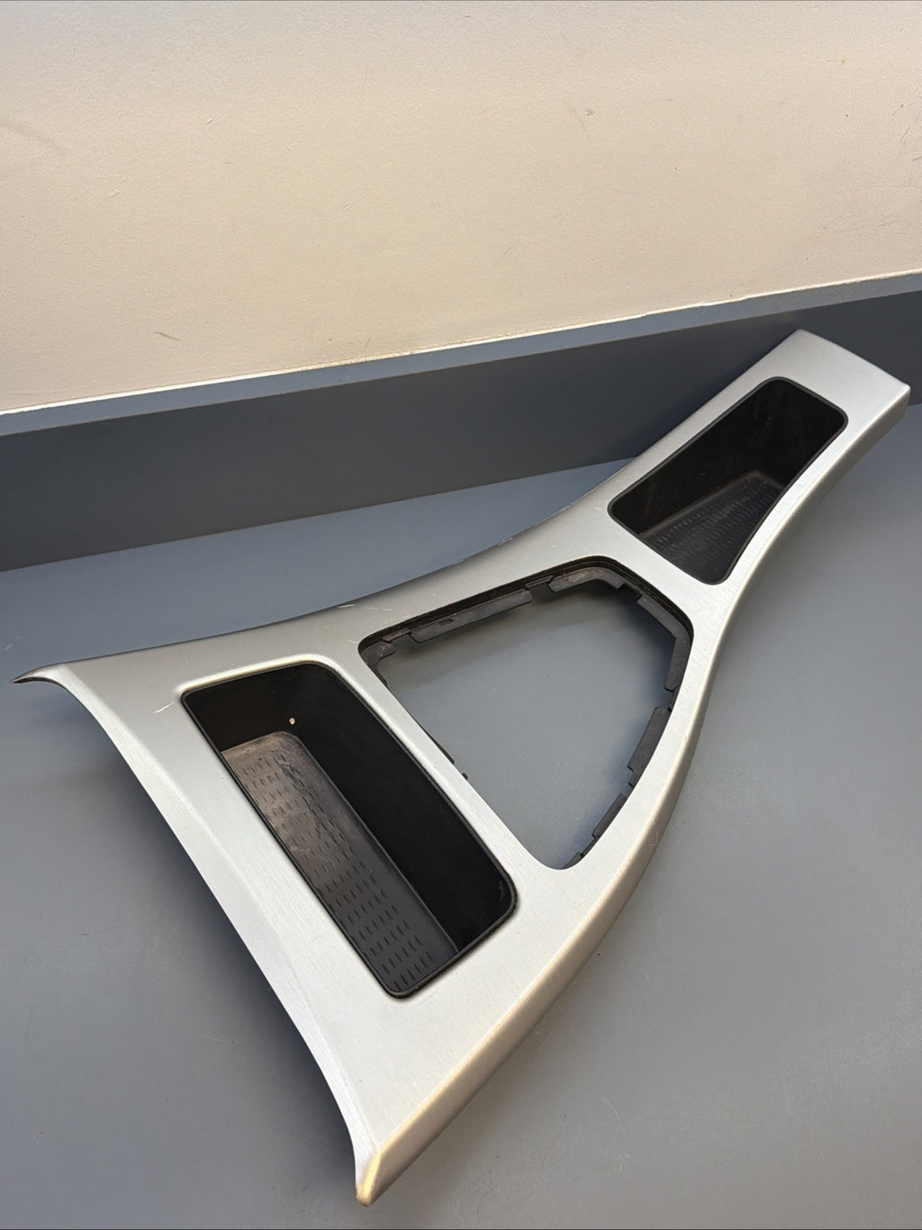 06-13 BMW E90 E92 328i 330i 335i Center Console Brushed Aluminum trim 7118034