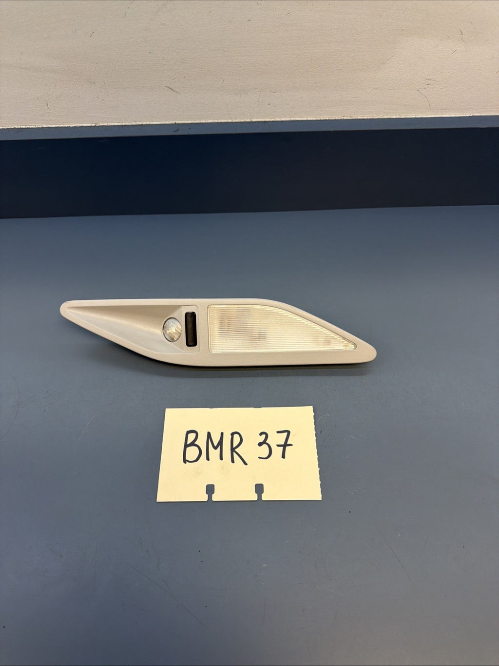 1997-2003 BMW 5 SERIES RIGHT REAR INTERIOR LIGHT OEM 8363612 GREY