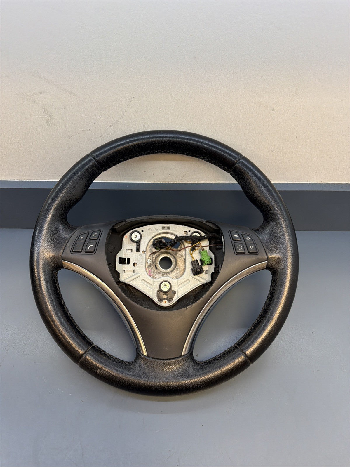 07-10 BMW 328i E90 E91 E92 Steering Wheel w/ Multifunctional Switch 6769894 OEM