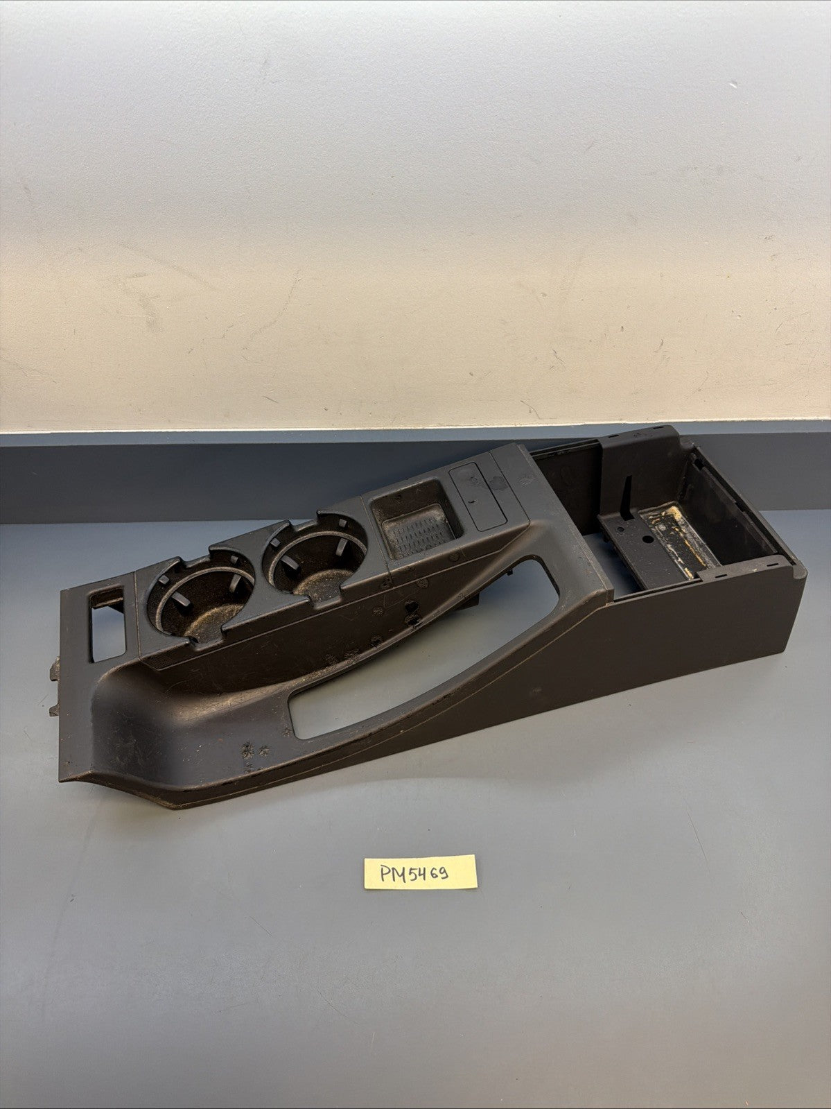 00-06 BMW E46 3-Series Center Console Cupholder Assembly BLACK OEM 8213680