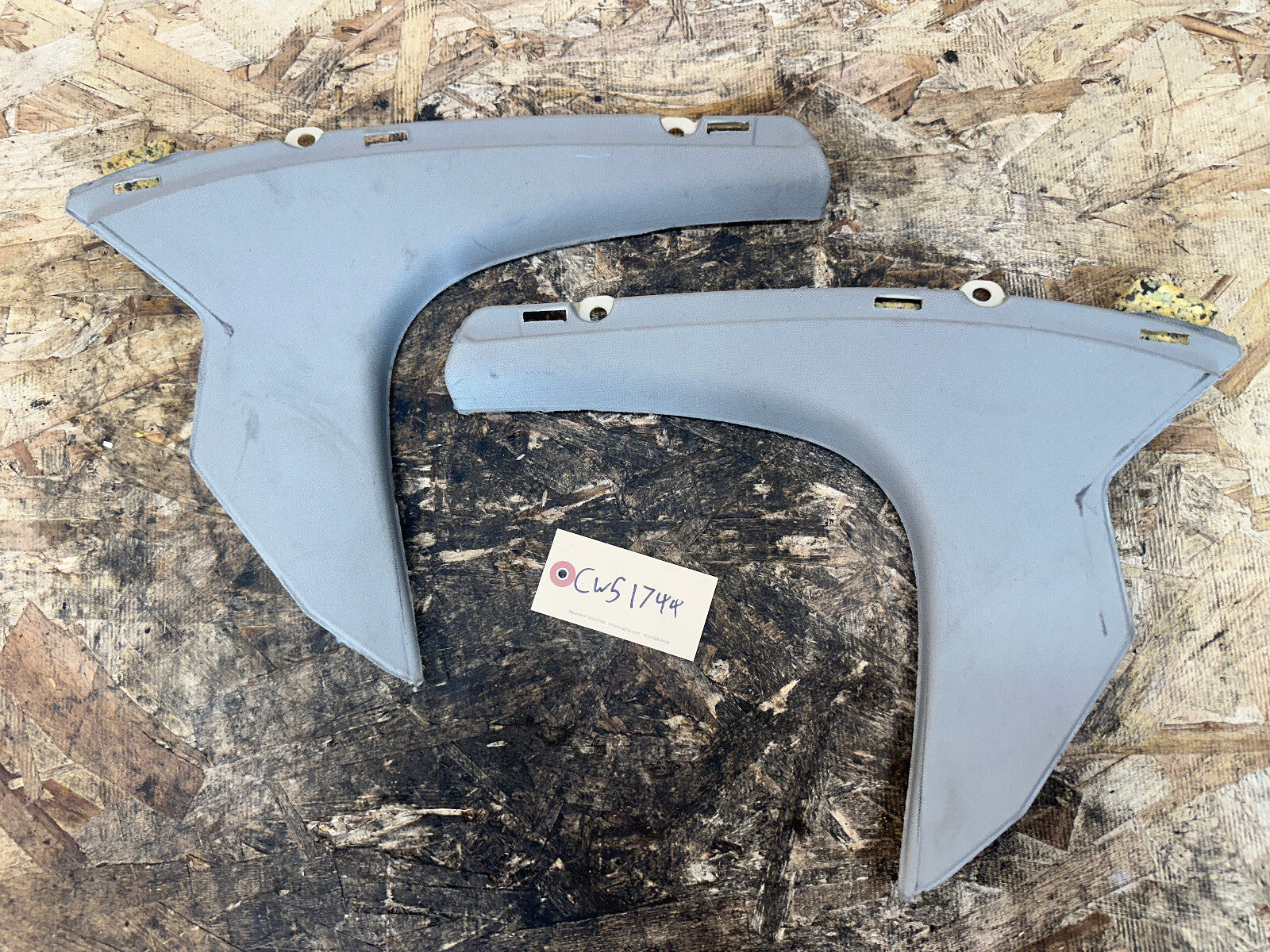 BMW 03-10 E60 5 SERIES LIGHT GRAY C PILLAR TRIM PIECES 2PC OEM 7027092+7027091
