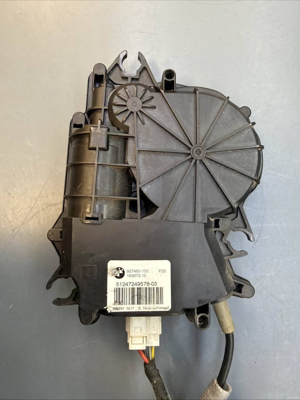 2011- 2017 BMW X3 F25 Rear Tailgate Soft Power Lock Actuator Motor OEM 912935