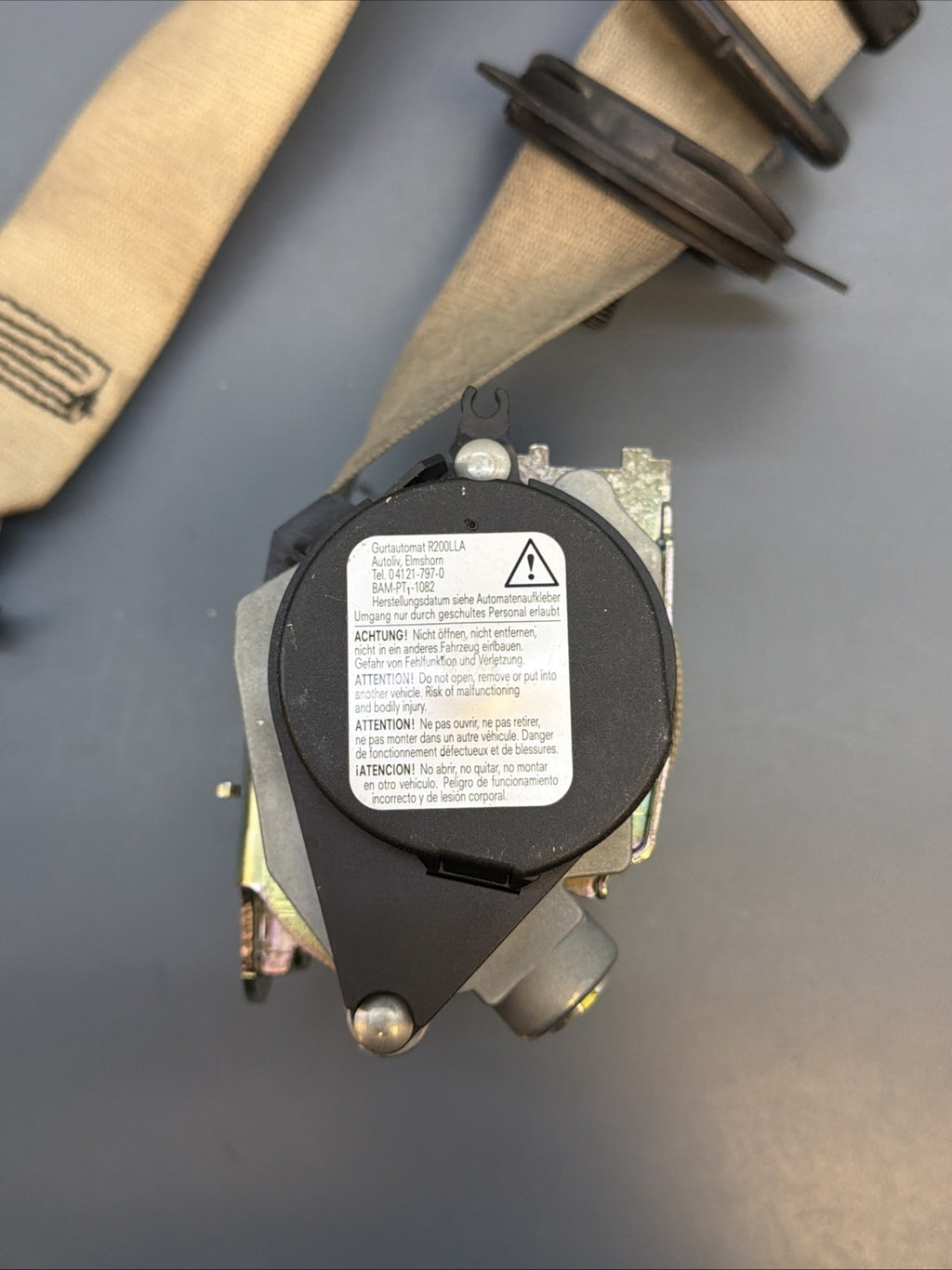 11-16 BMW F10 FRONT LEFT DRIVER SEAT BELT RETRACTOR OEM 618120900 BEIGE