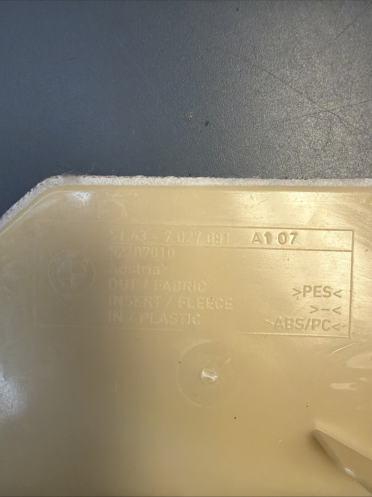 BMW 03-10 E60 5 SERIES C PILLAR TRIM PIECES 2PC OEM 7027092+7027091 BEIGE