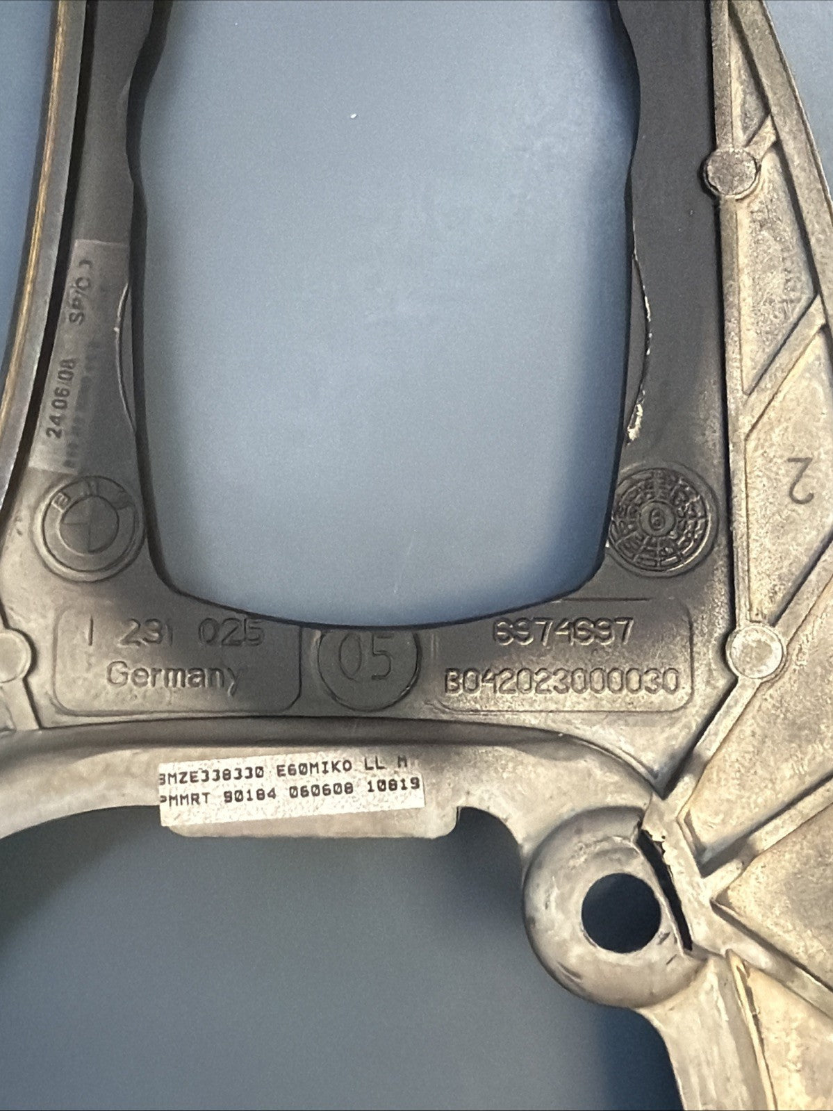 08-10 BMW 525i 528i 530i 535i Front Center Console Shifter Trim Cover 6974697