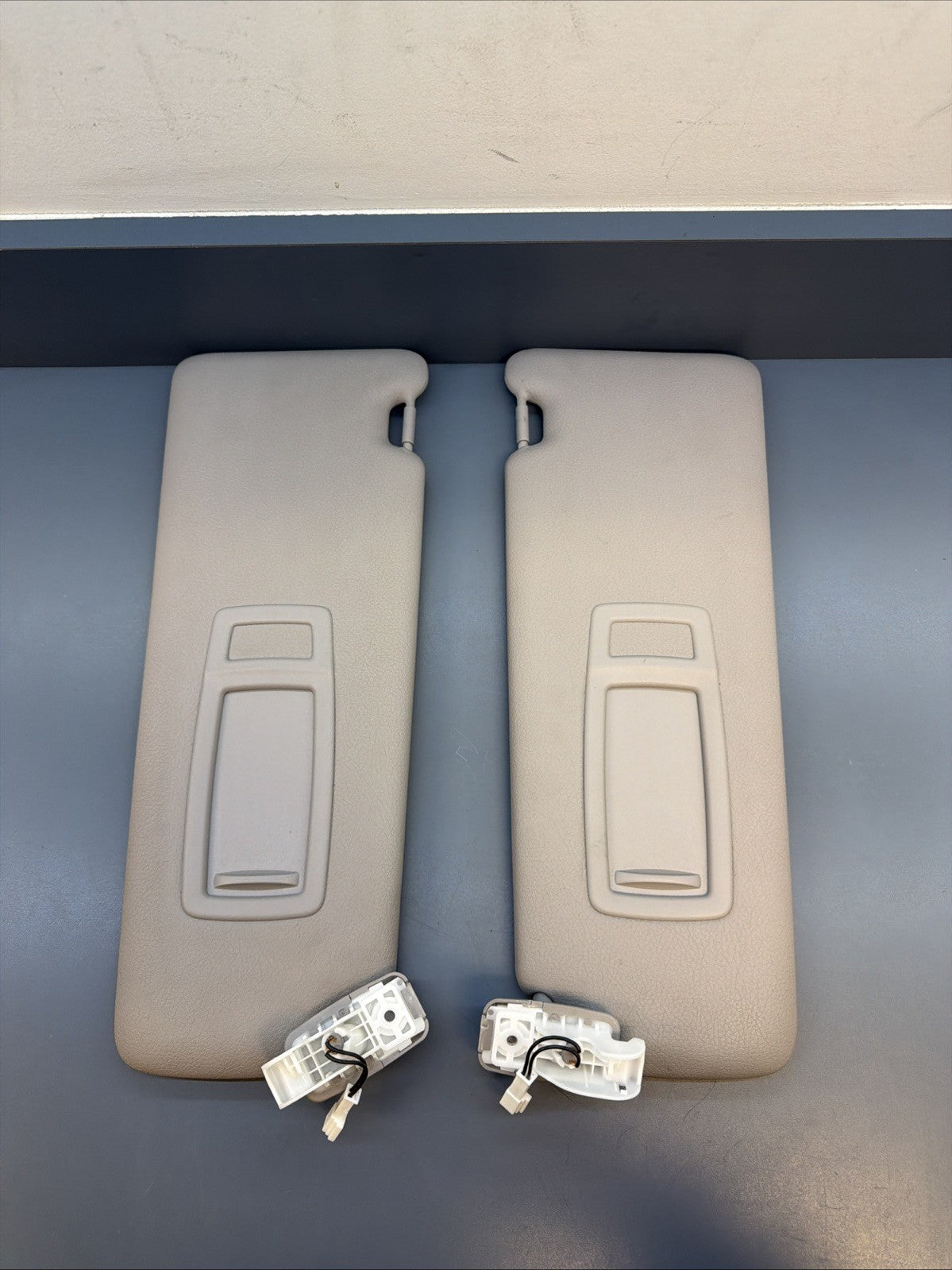 2012 - 2018 BMW 3-Series 4-Series F30 F32 Front GRAY Sun Visor OEM