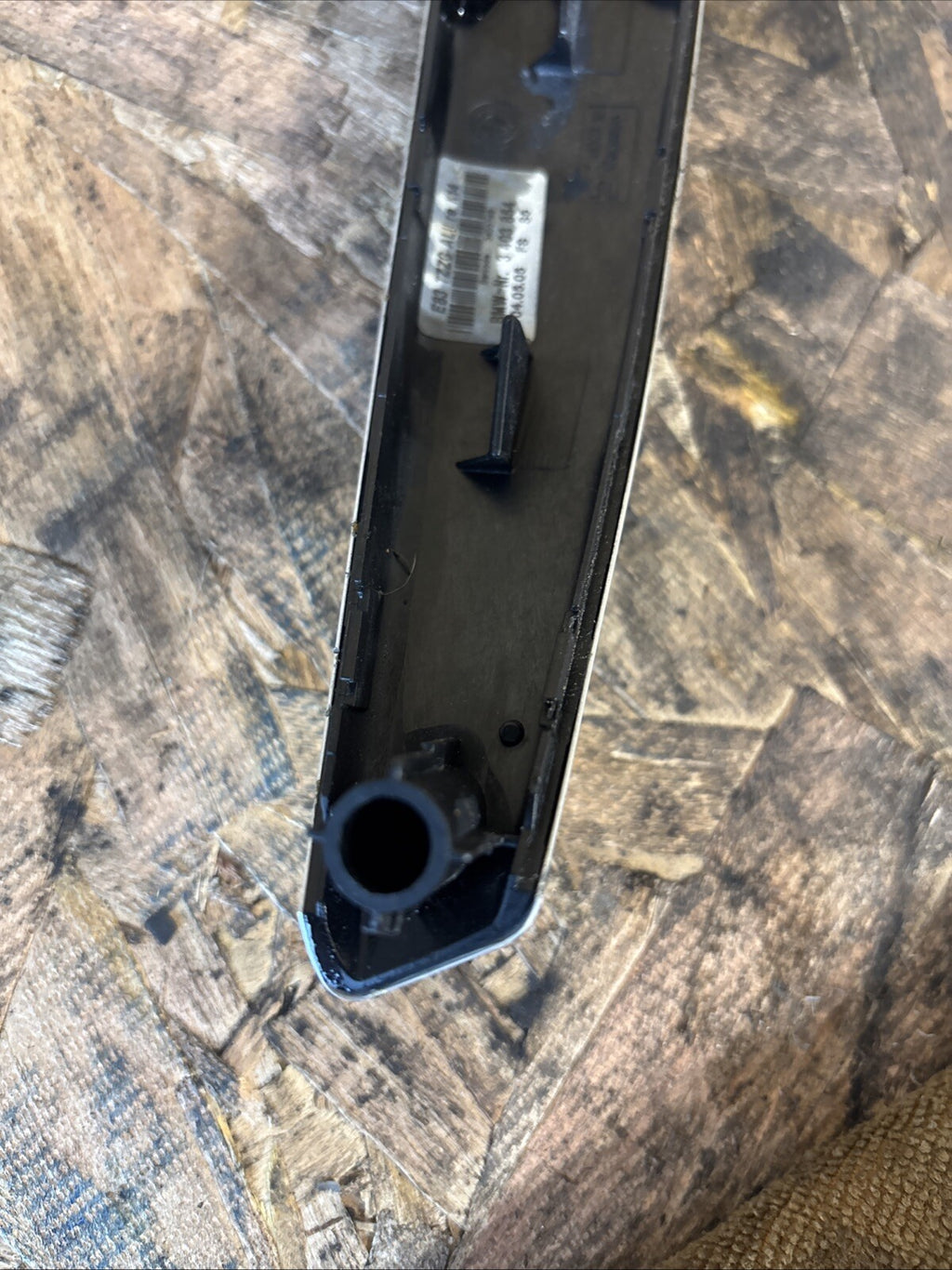 04 05 06 BMW X3 E83 REAR RIGHT PASS SIDE DOOR STRIP HANDLE UPPER TRIM OEM D34