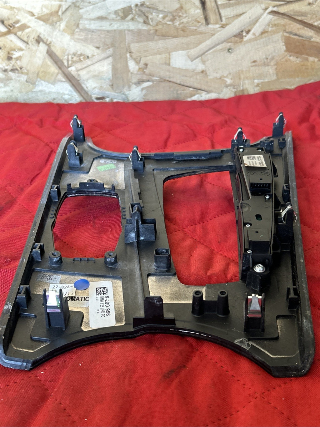 BMW 2011-2019 F25 X3 CENTER CONSOLE SHIFTER TRIM AND SWITCHES OEM 9200952