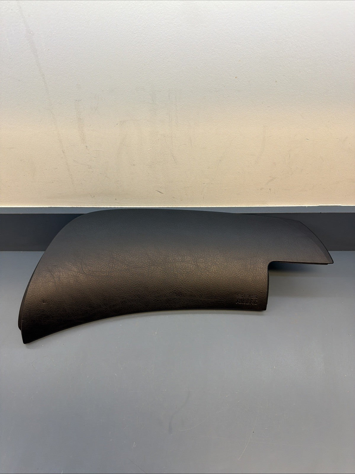 1999-2006 BMW E46 3-Series RH Passenger Air Dash Cover 8196094