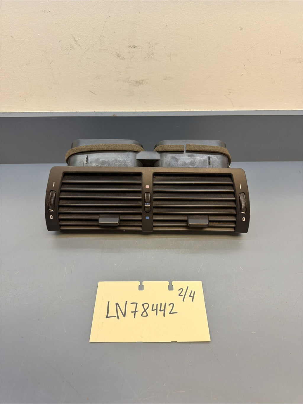 00-06 BMW X5 CENTER DASH AIR VENT DUCT A/C HEATER BLACK 8402221 OEM