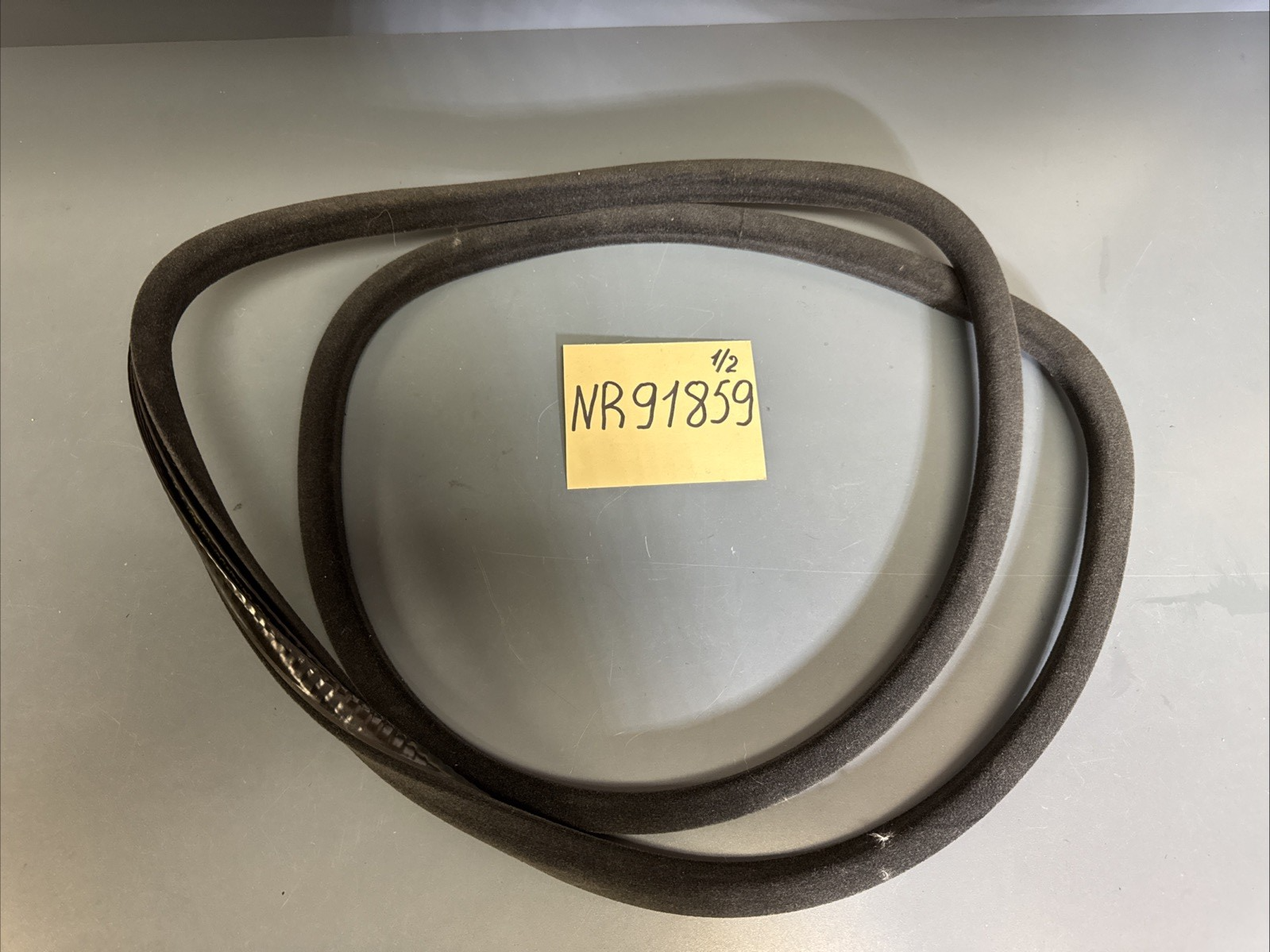 BMW 2012-2019 F30 BLACK SUNROOF RUBBER SEAL OEM 7344553