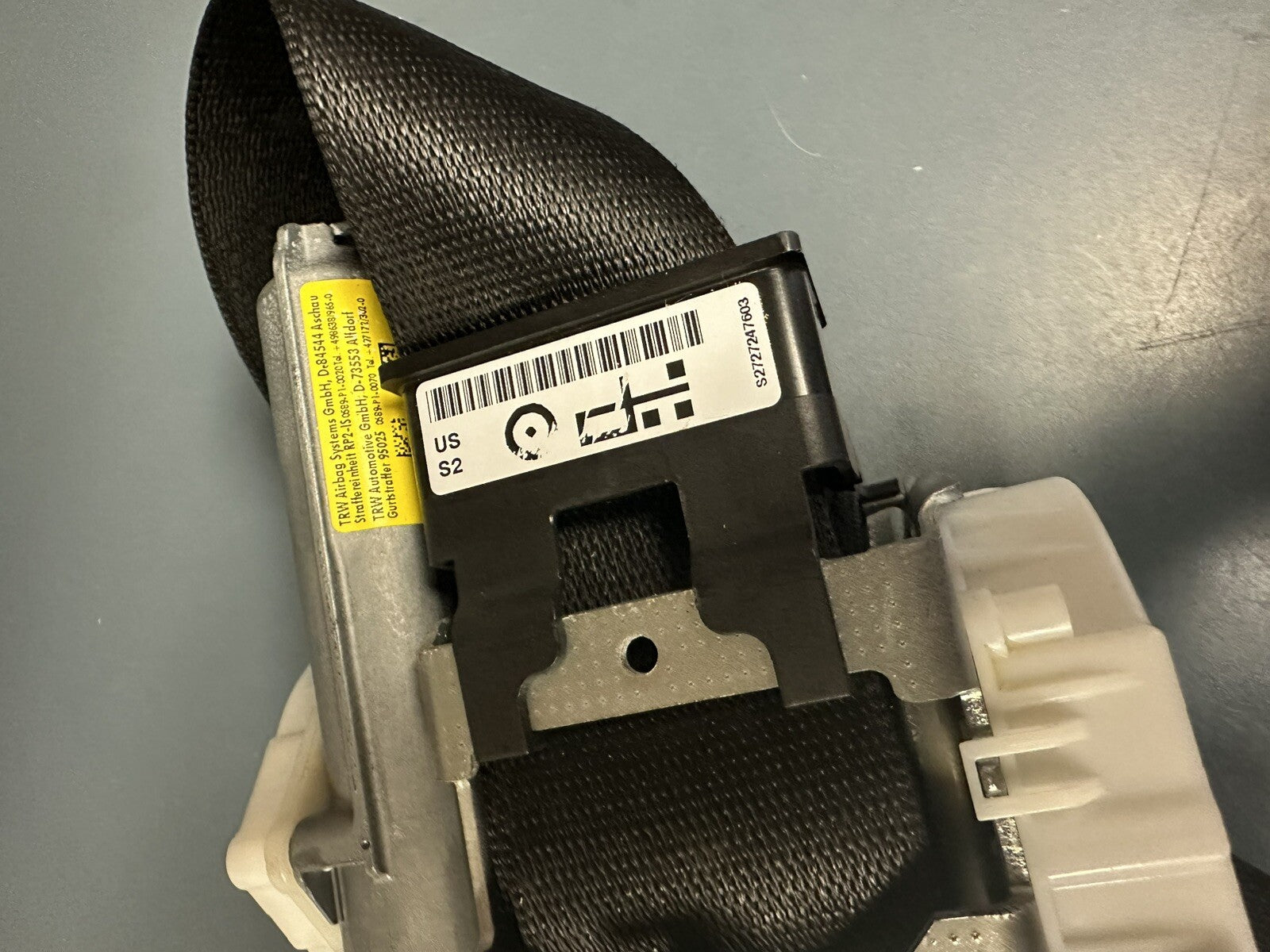 OEM BMW F30 320XI F32 F36 FRONT RIGHT PASSENGER SIDE SEAT BELT ASSEMBLY 34107541