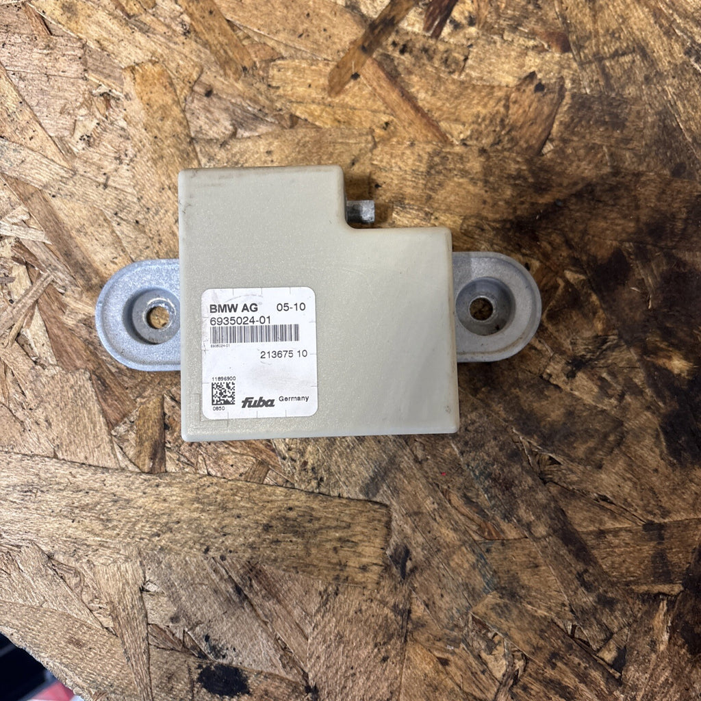 2011 BMW 135i Backup Antenna Module 6935024 E88