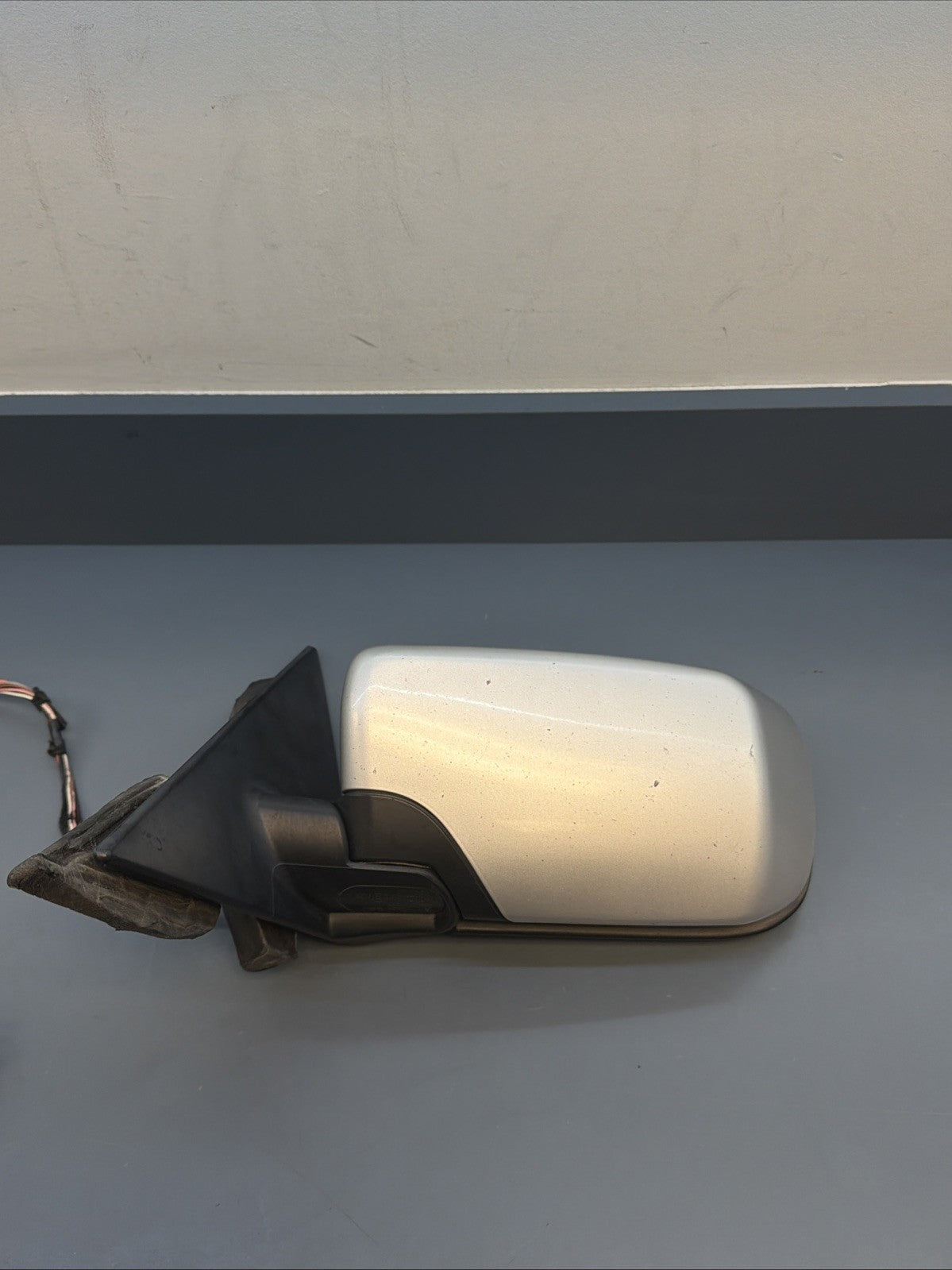 BMW E46 SEDAN LEFT DRIVER SIDE MIRROR SILVER COMPLETE OEM BMW 7153087 7153117