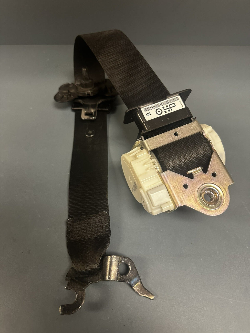2007-2011 BMW 328xi E90 Front Right Passenger Seat Belt 34006653C OEM