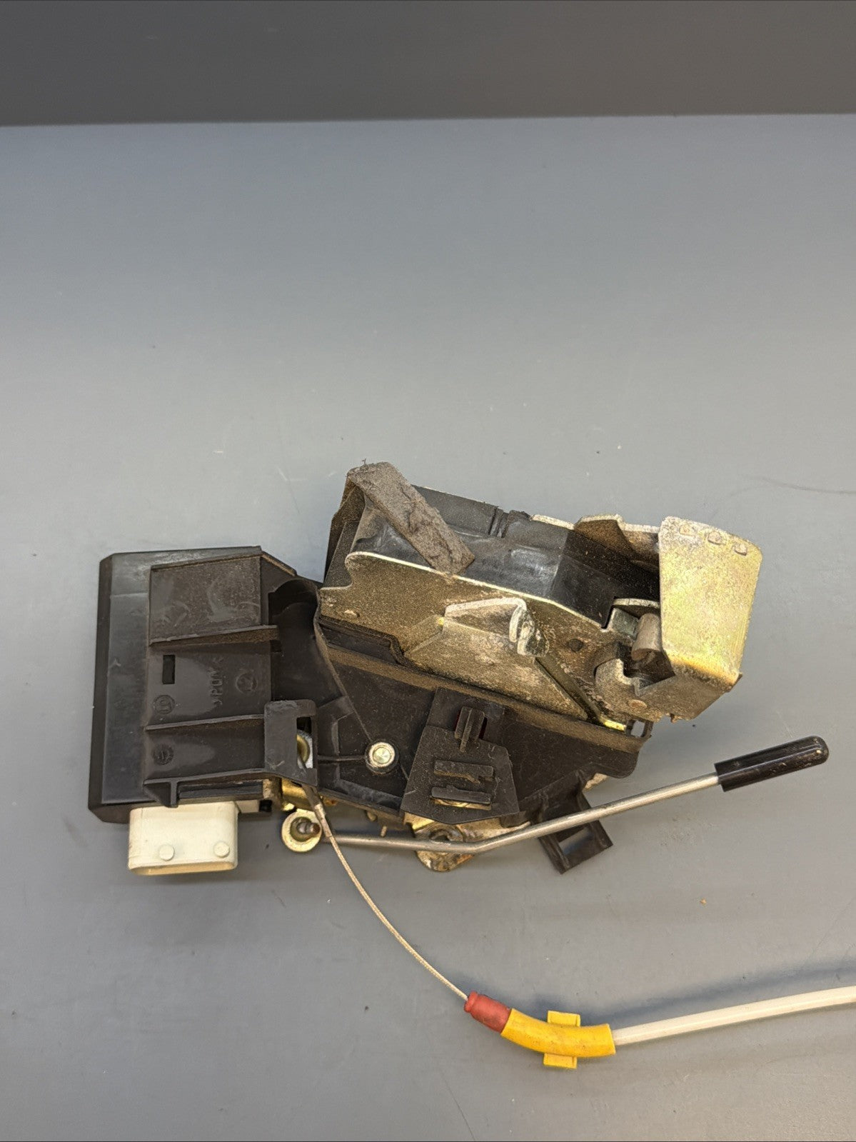 97-03 BMW E39 525 530 540 Rear Right Passenger Door Lock Latch Actuator 8352165