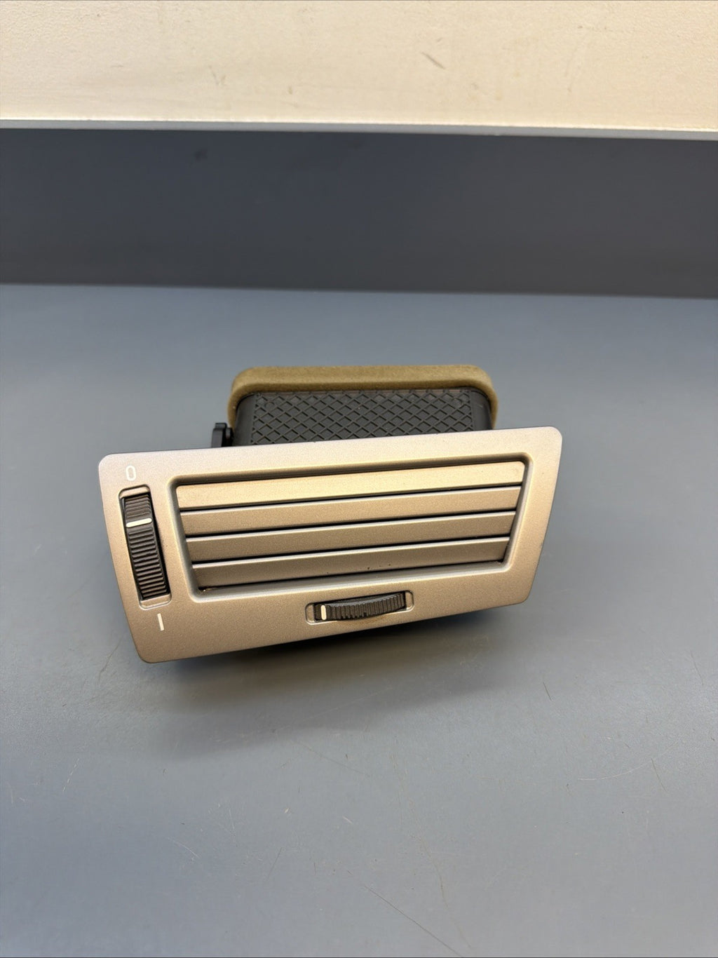 06-08 BMW 750i 750Li E65 E66 Right Passenger Dash Airvent Air Vent OEM 6943006
