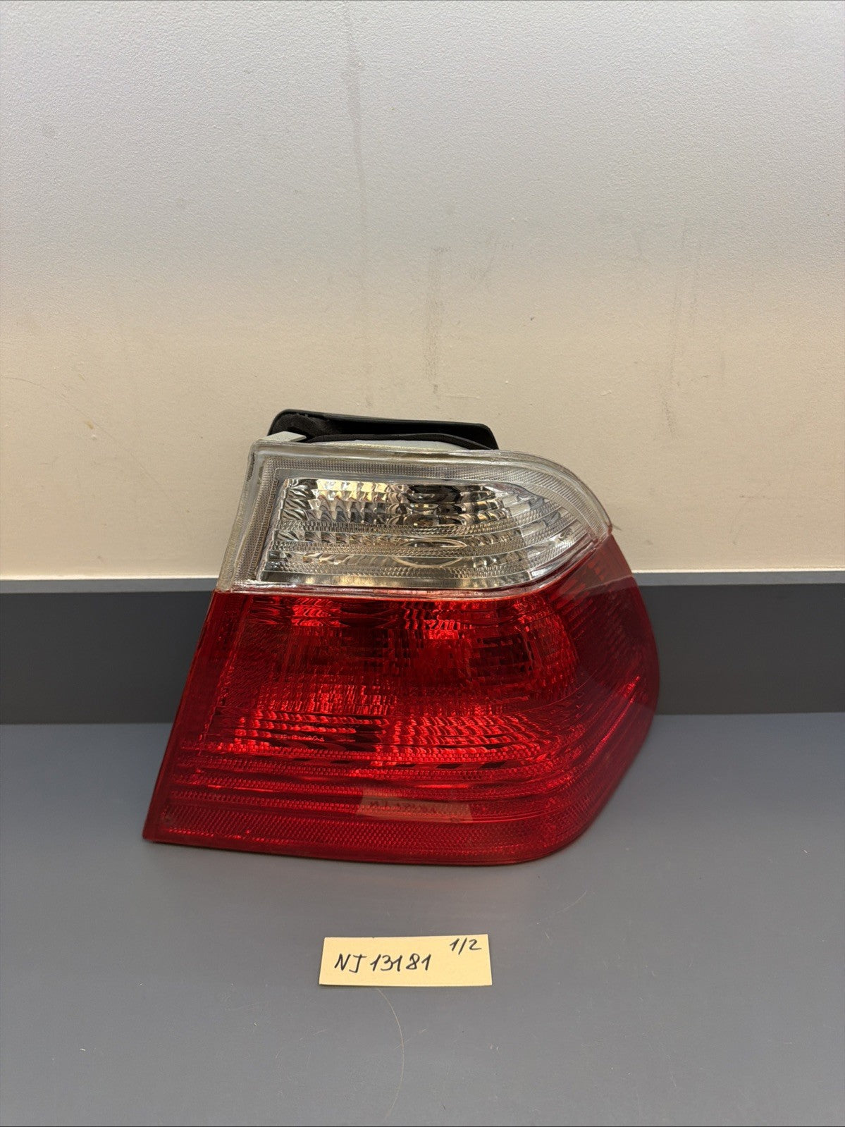 99-01 BMW 3 E46 Tail Light PASSANGER SIDE Red & Clear 4D AFTERMARKET BM024-U2002