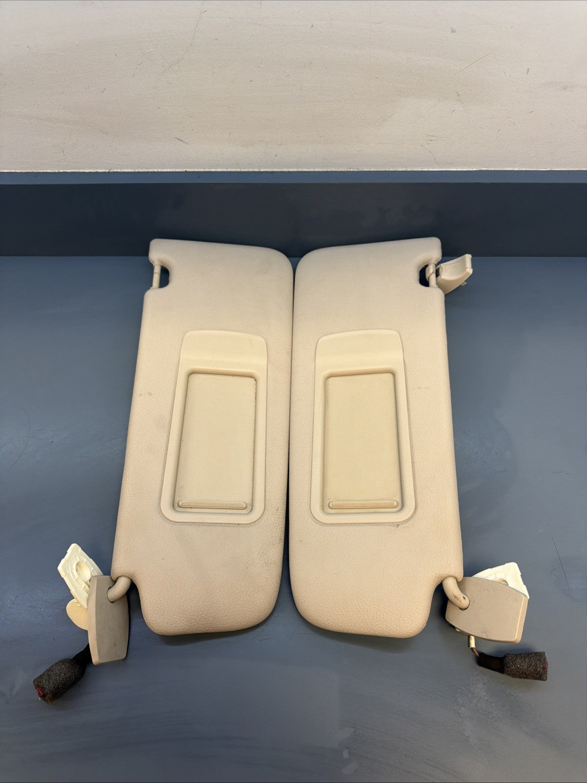 BMW F10 5 SERIES SUN VISOR MIRROR LEFT RIGHT PAIR OEM 6905983 BEIGE