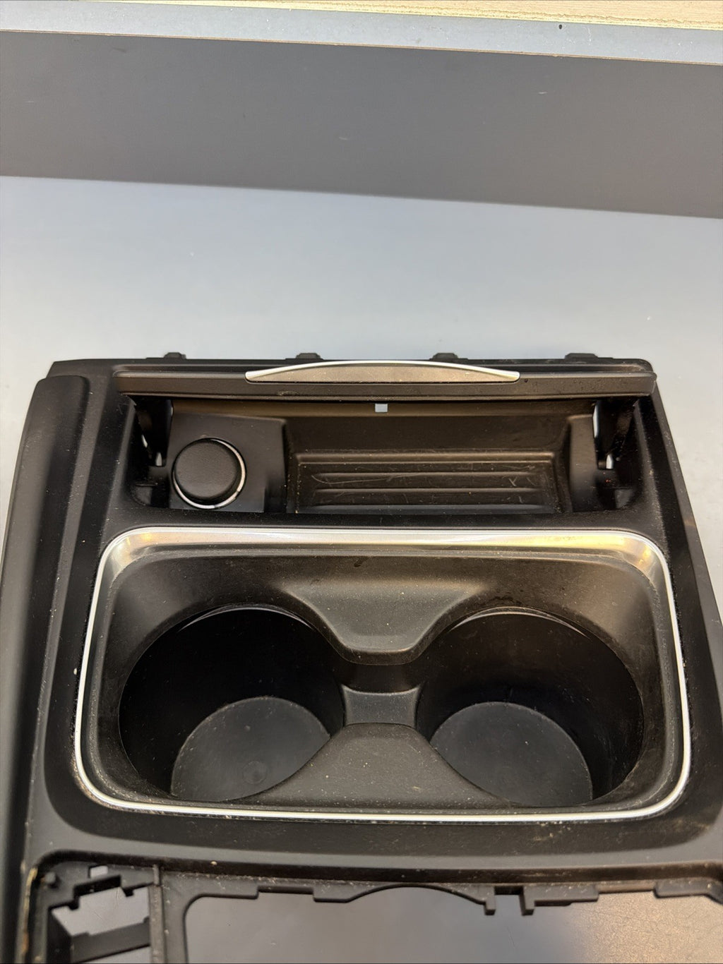 12-18 BMW F30 320i xDrive Center Console Cup Holder Ashtray Panel Trim 9218925