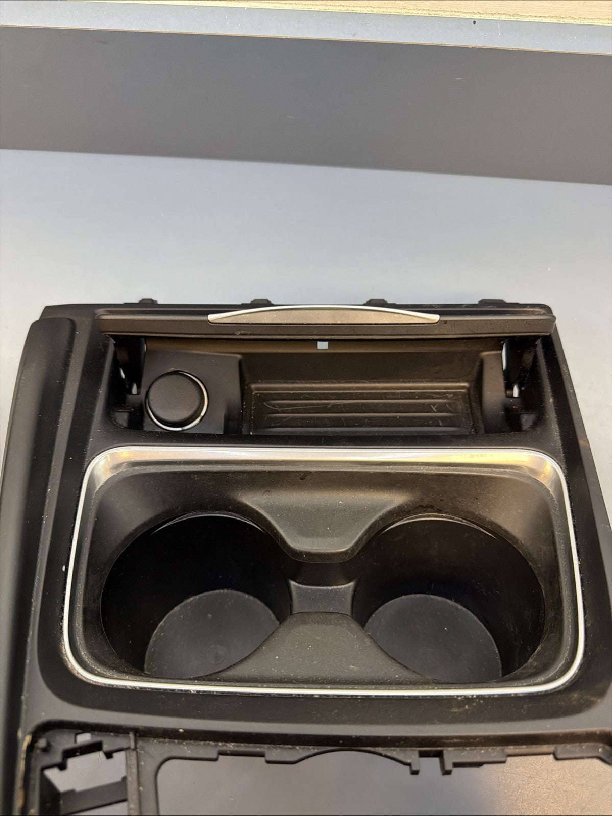 12-18 BMW F30 320i xDrive Center Console Cup Holder Ashtray Panel Trim 9218925