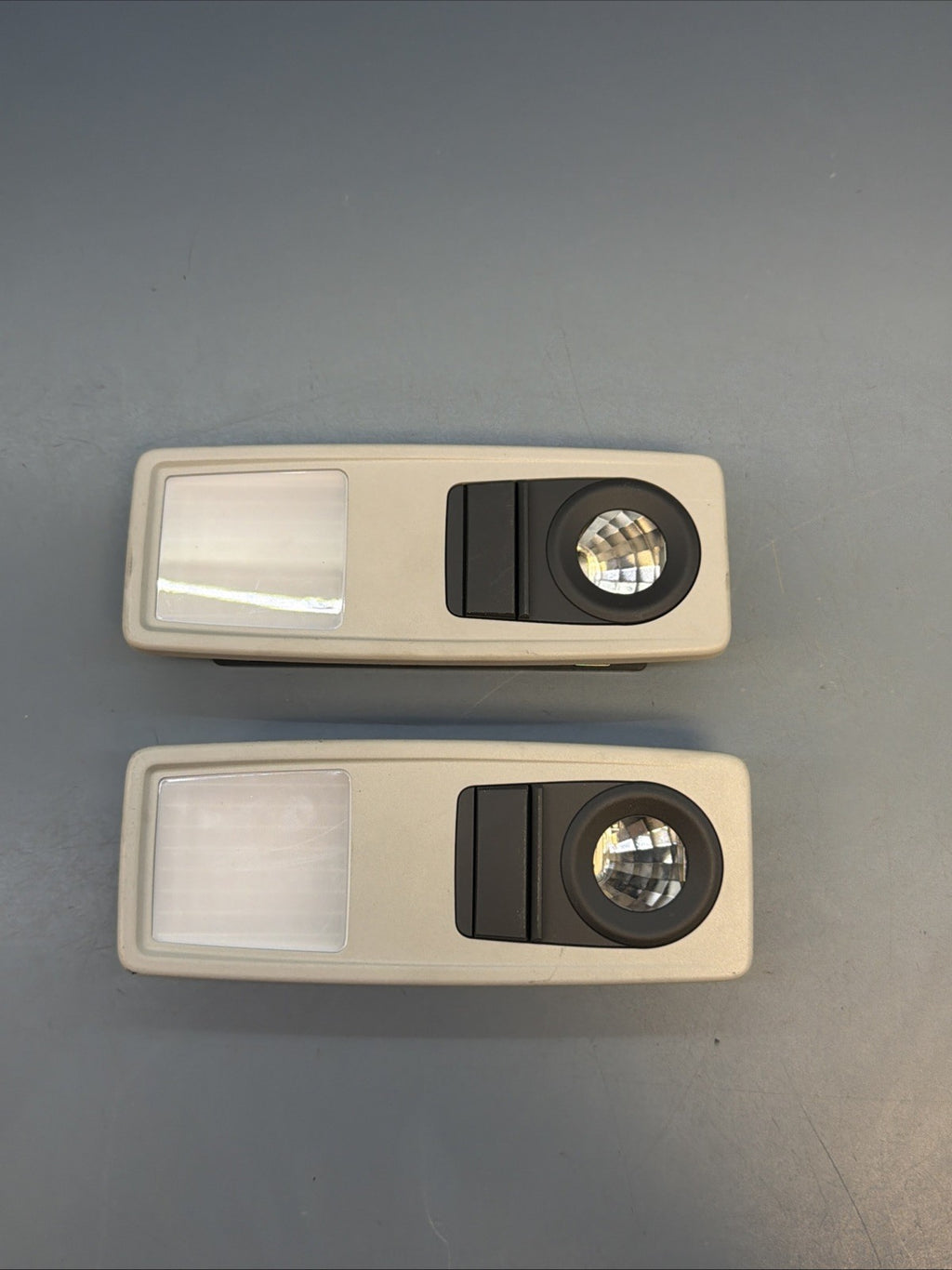 BMW E84 X1 12-15 Rear RT & LT Roof Interior Reading Light 9215612 9215611 GRAY