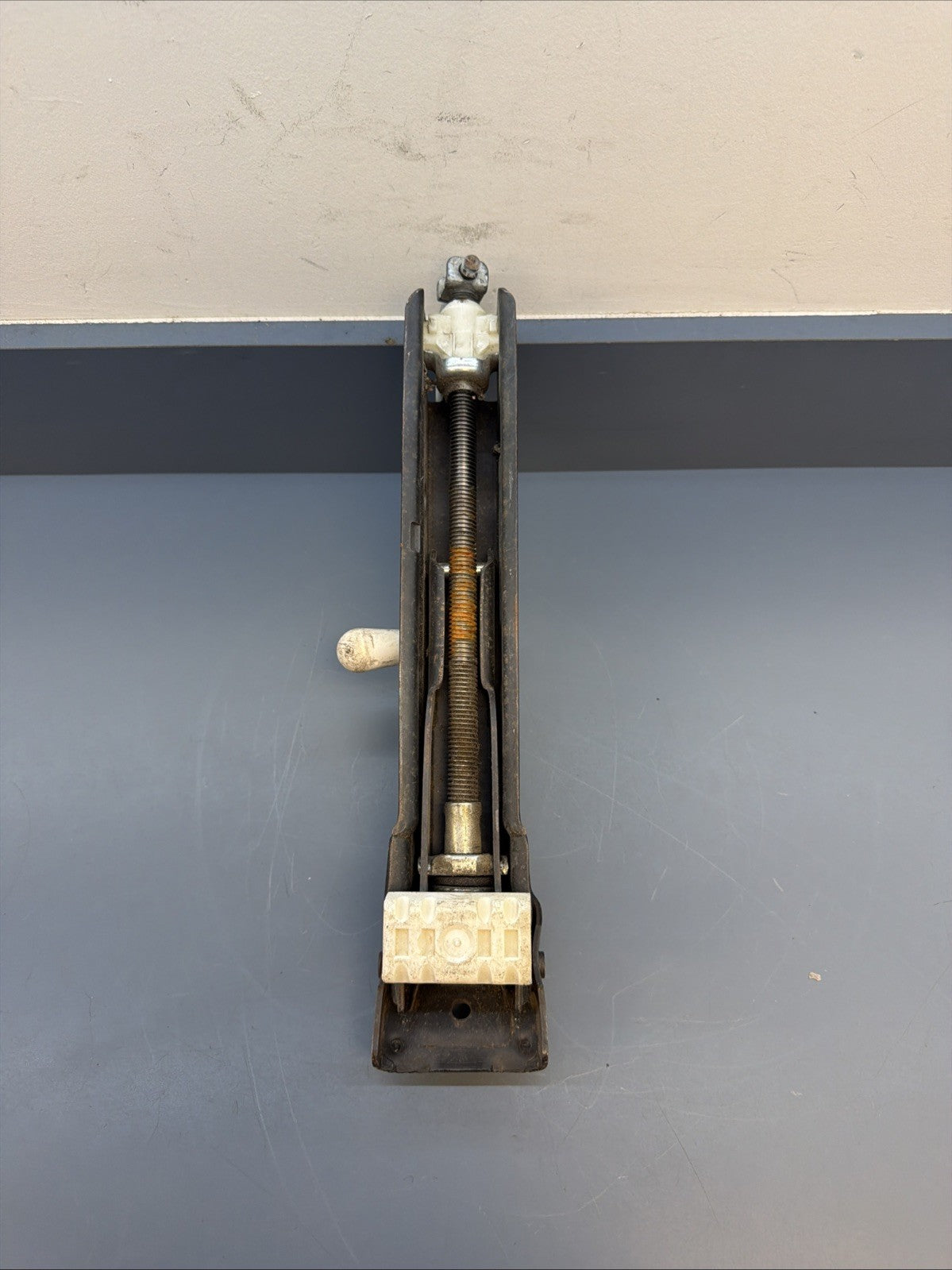 BMW E46 Trunk Jack Lifting Tool 6757131 OEM 99-06 323 325 328 330 M3