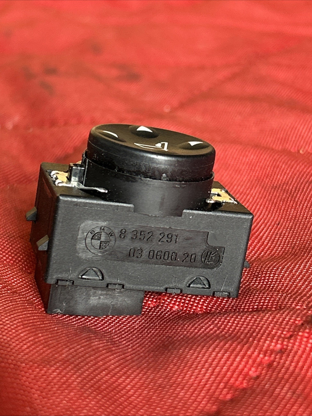 06-17 BMW E64 650i 328i X3 Left Seat Lumbar Regulator Switch 8352291 OEM 71k