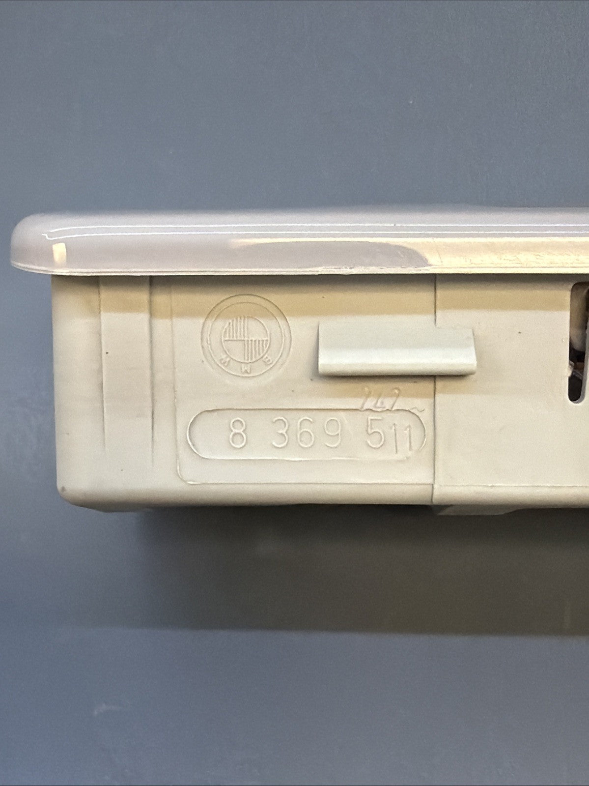 1997-2003 BMW E38 E39 Overhead upper dome light lamp switch panel OEM 8369511