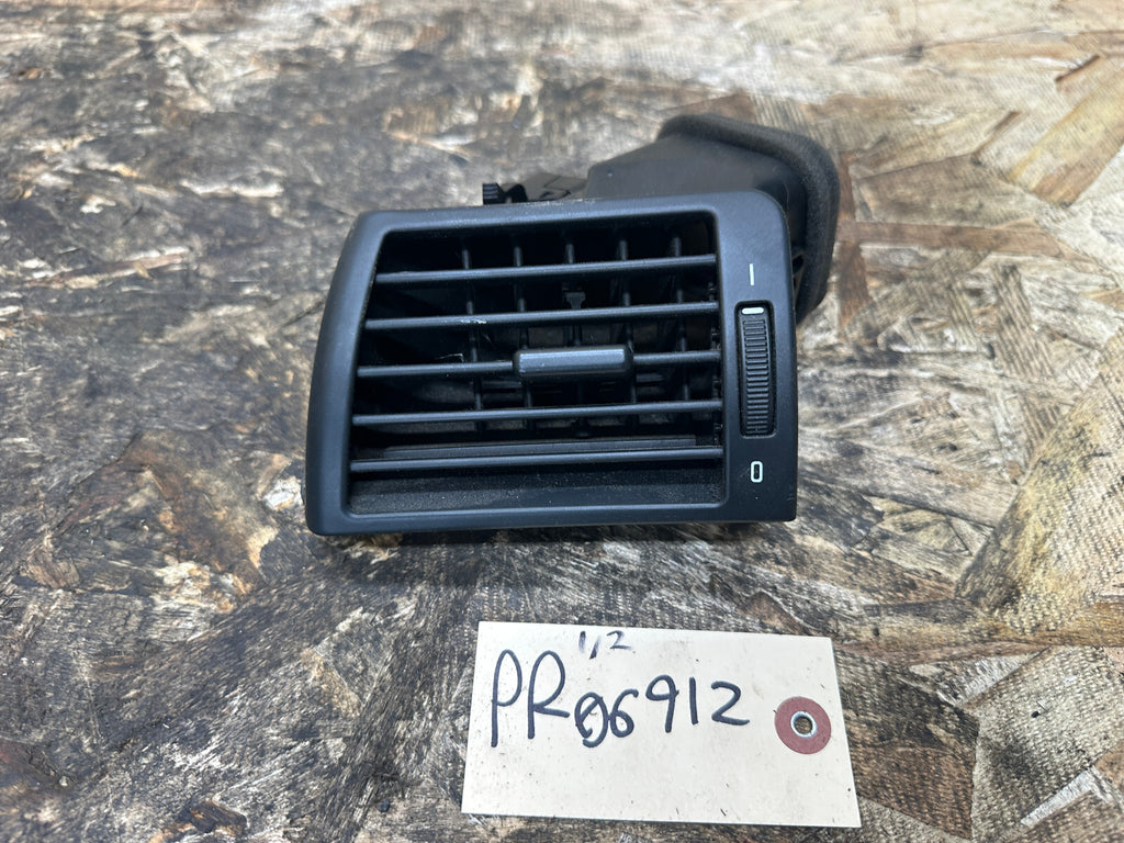 BMW 97-06 E46 3 SERIES BLACK LEFT FRONT AIR VENT ASSEMBLY OEM 8361897
