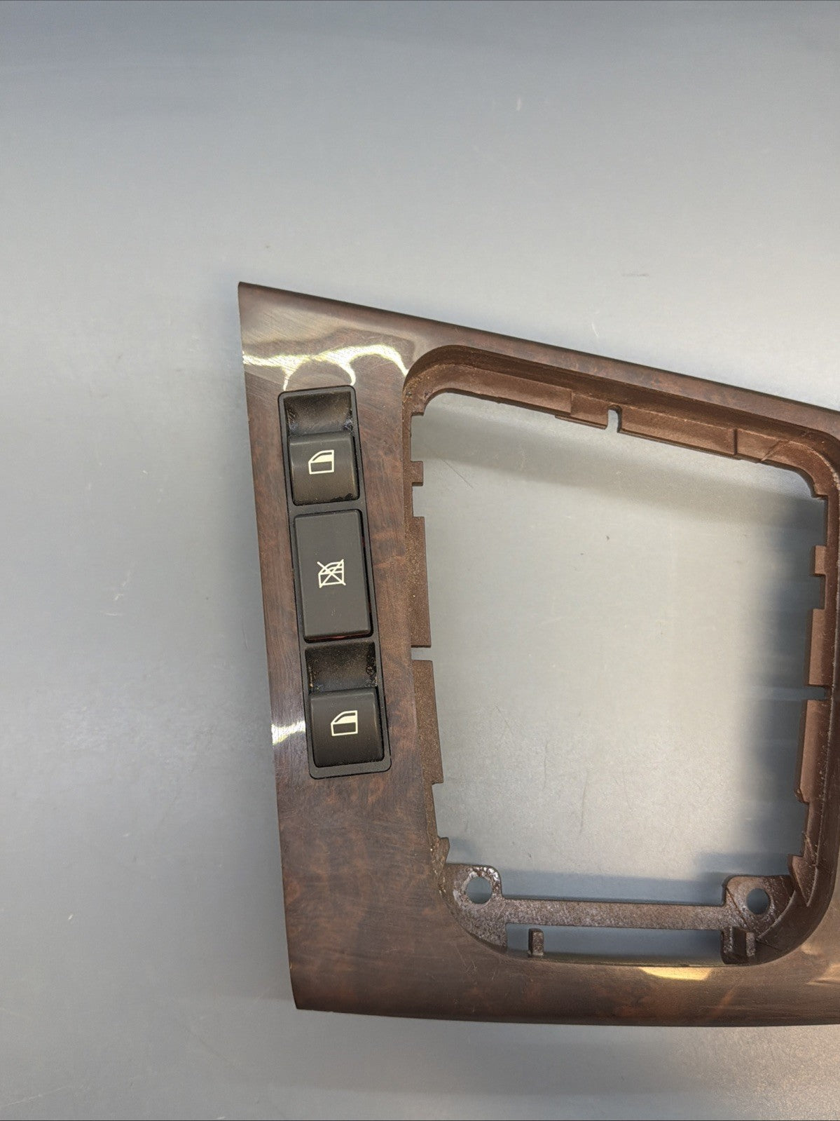 99-06 BMW E46 3-SERIES SEDAN SHIFTER BEZEL SURROUND WOOD GRAIN TRIM 8209456