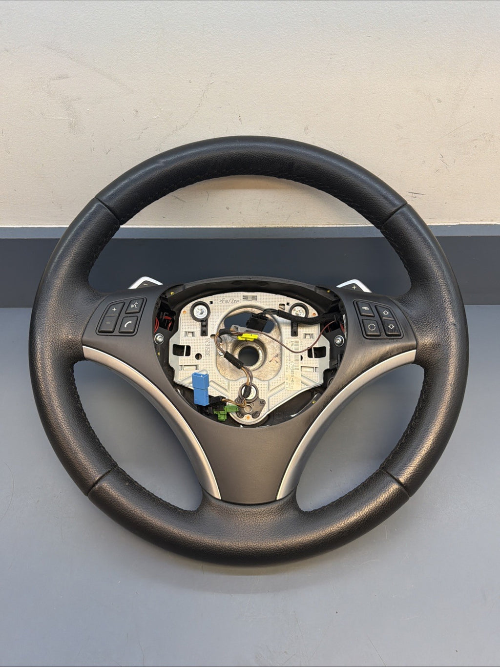 06-11 BMW E90 3 SERIES BLACK LEATHER SPORT STEERING WHEEL W PADDLES 6795858