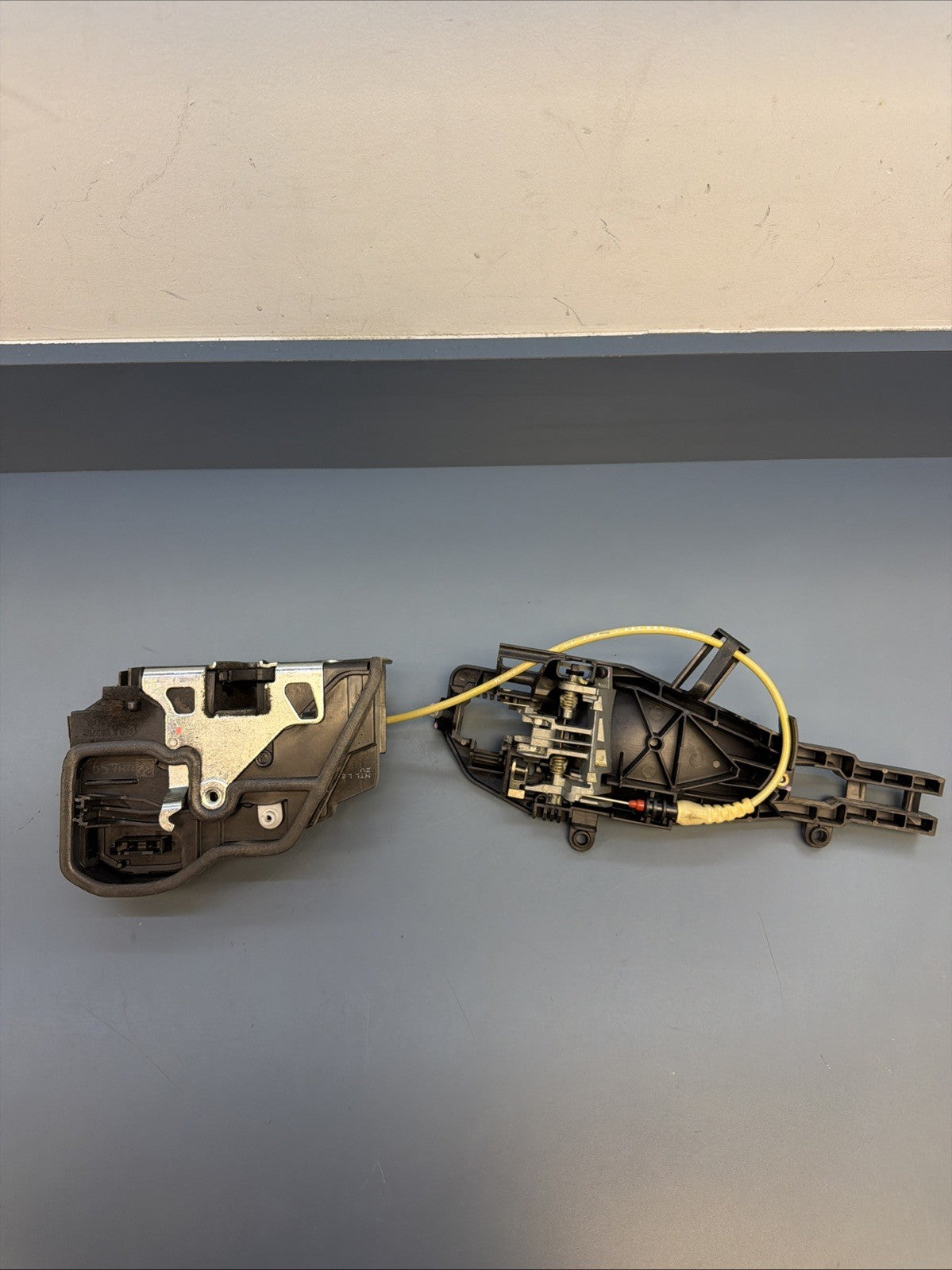 2010-2015 BMW E84 X1 REAR LEFT SIDE DOOR LATCH LOCK ACTUATOR HANDLE 7229459