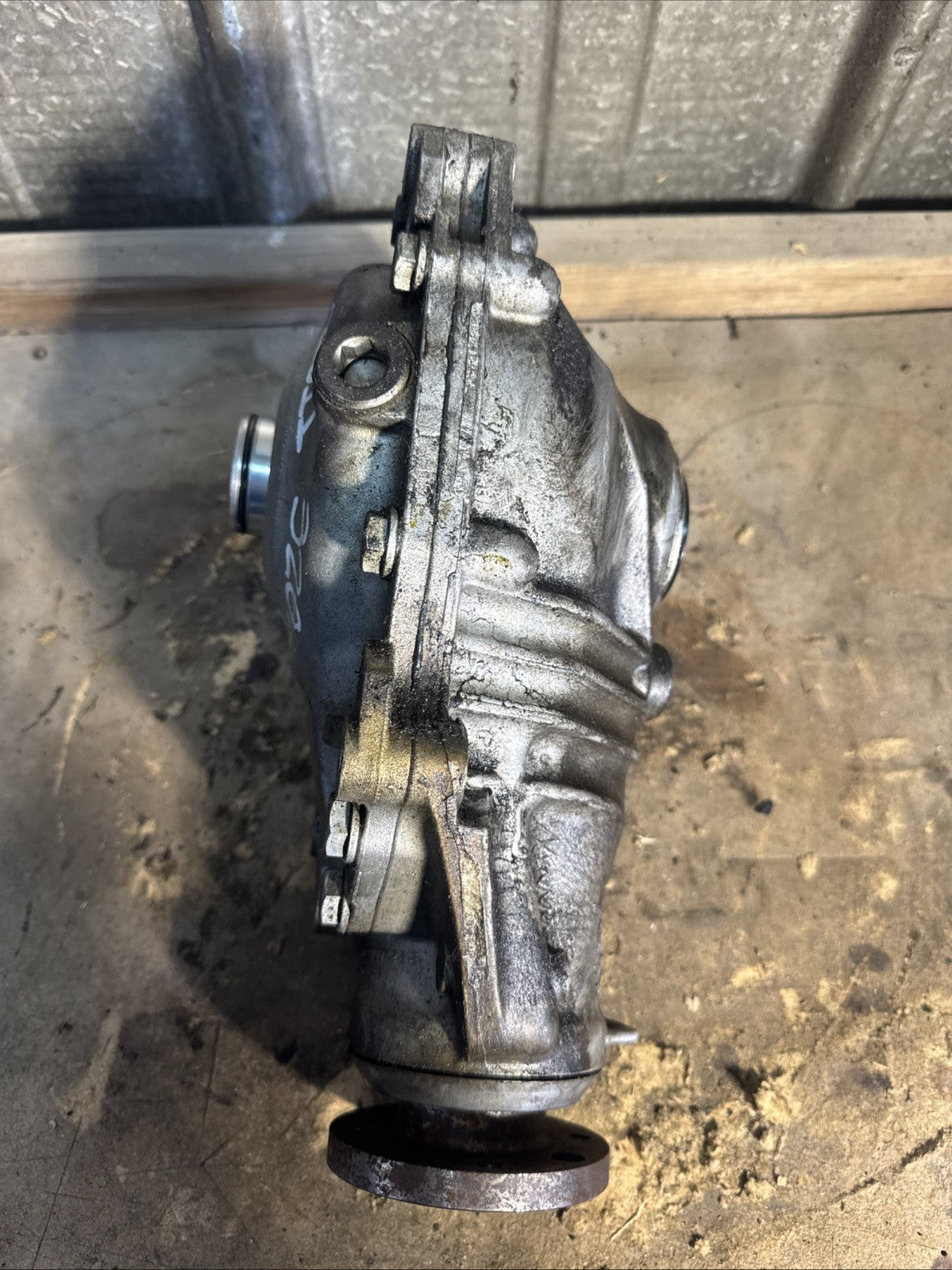 Front Differential Carrier Final Drive 3.91  AWD Diff OEM BMW E90 328Xi