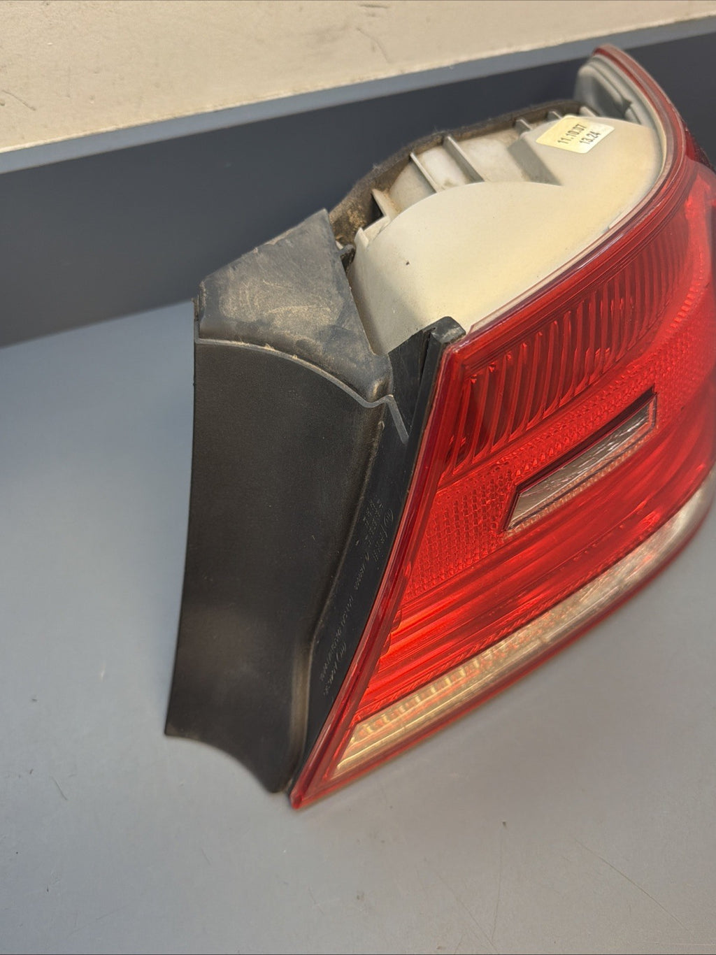 07-10 BMW E92 328i 335i M3 PRE LCI Right Side Outer Tail Light Taillight 7174404