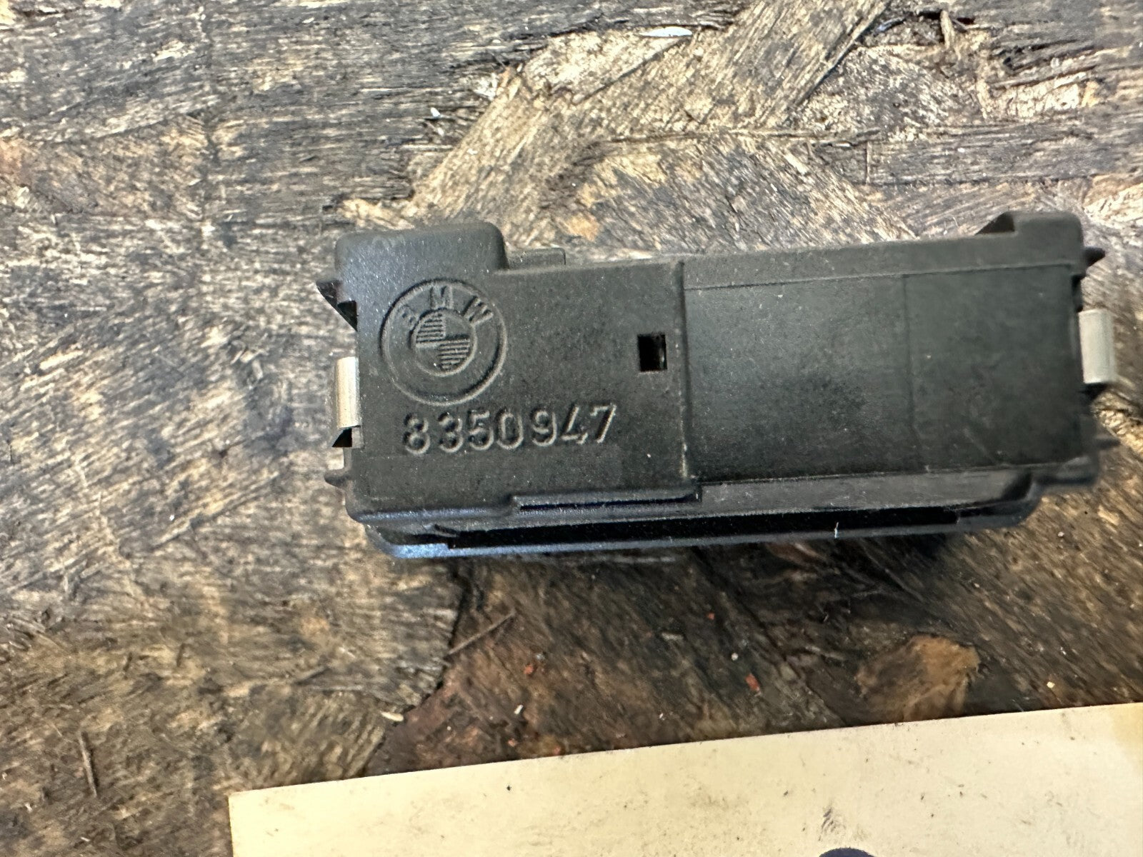 BMW 93-03 E39 E38 5 7 SERIES HAZARD WARNING LIGHTS SWITCH OEM 8350947