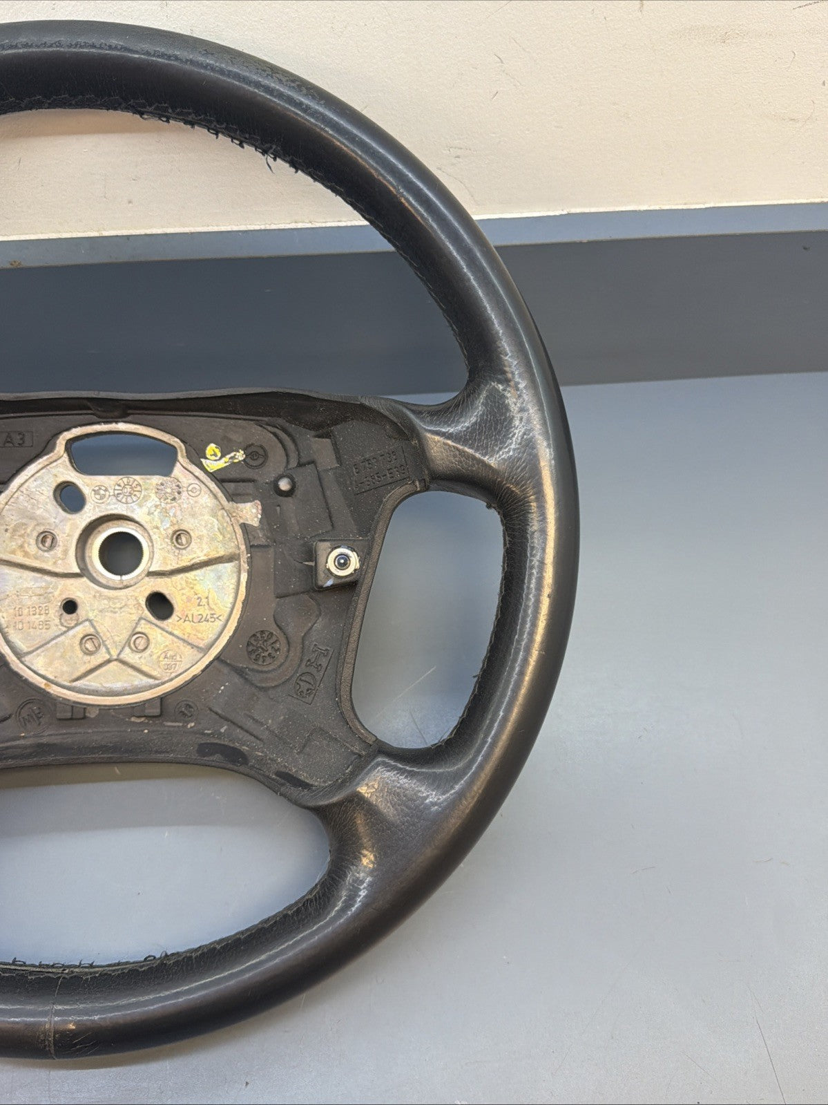 99-03 BMW E39 525i 530i 540i 4 Spoke Steering Wheel Black Leather 6753738 *NOTE*