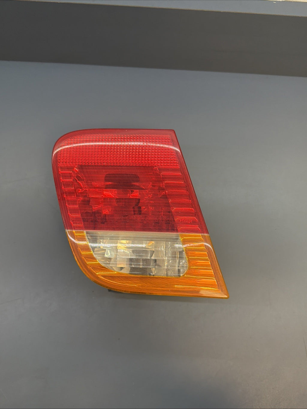 02-05 BMW E46 3 Series Sedan Rear Left Driver Side Inner Taillight Lamp 6907937