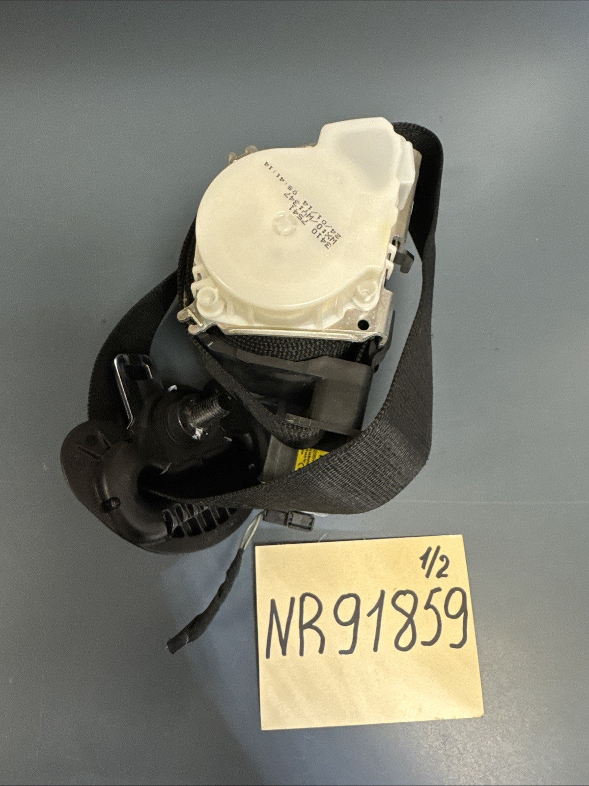 2012 - 2018 BMW F30 320i 328i 335i Seatbelt Retractor Passenger Front Right OEM