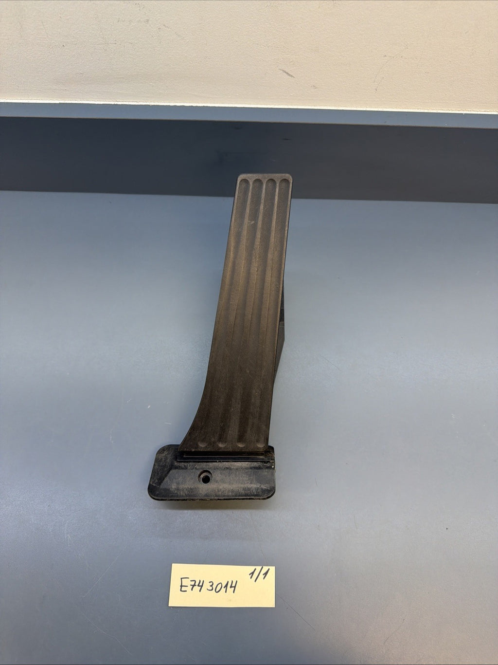 07-14 Bmw 328i 335i E90 E92 E93 Gas pedal Accelerator Sensor OEM 6852644