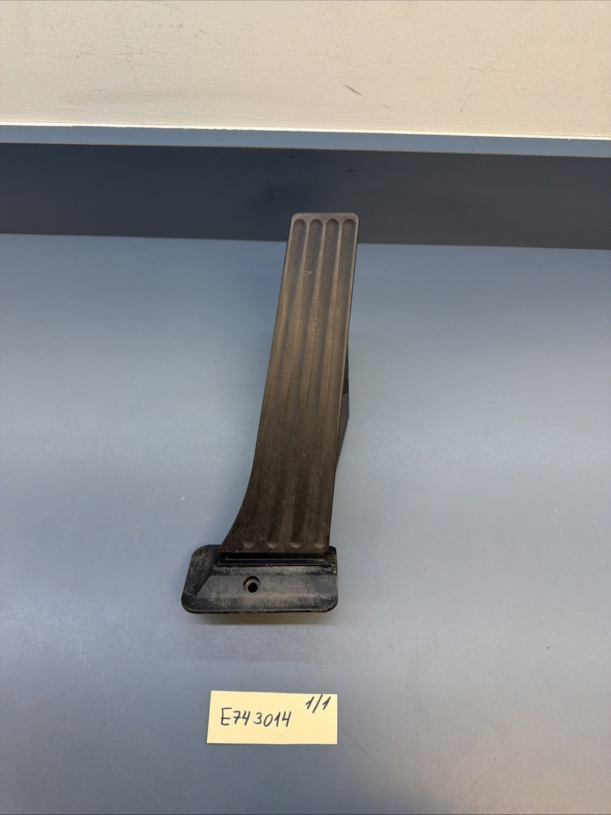 07-14 Bmw 328i 335i E90 E92 E93 Gas pedal Accelerator Sensor OEM 6852644