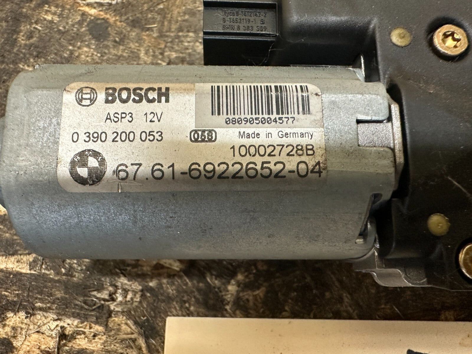 BMW 2003-2010 E83/E53 X3/X5 PANORAMIC SUNROOF MOTOR OEM 0390200053