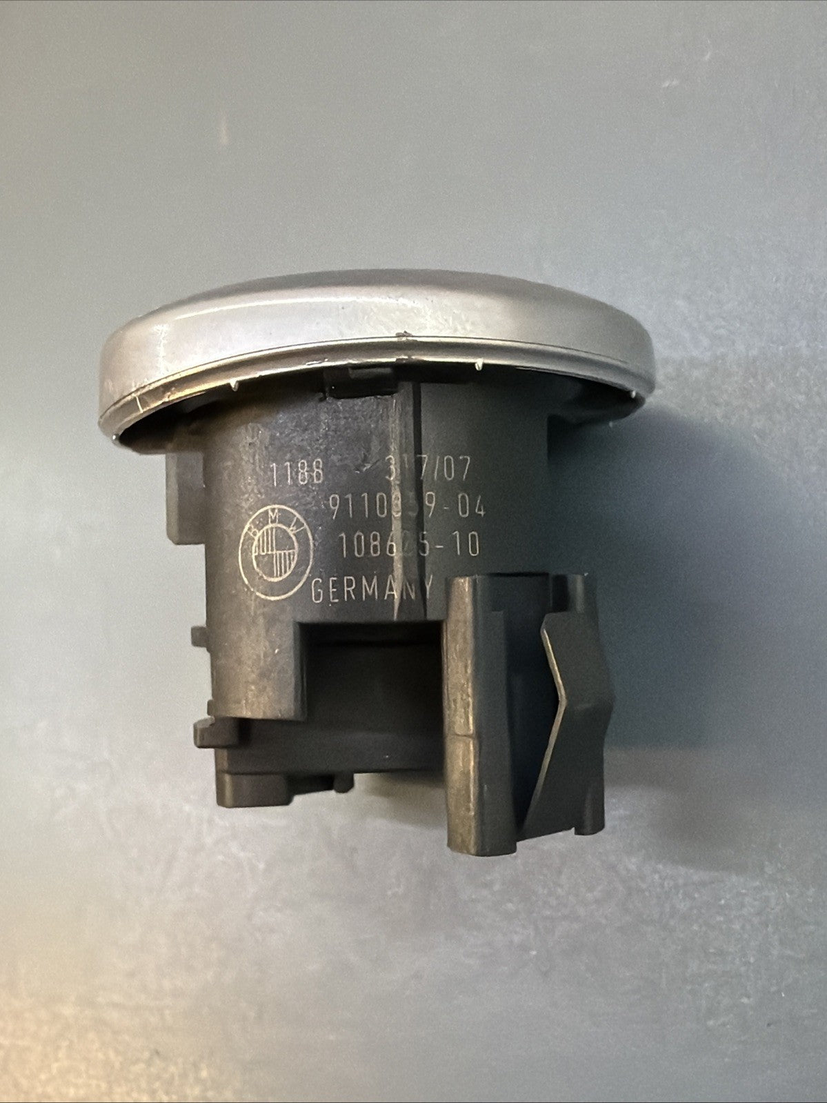 08-10 BMW E60 E63 535I ENGINE PUSH TO START ON OFF BUTTON SWITCH 9110359