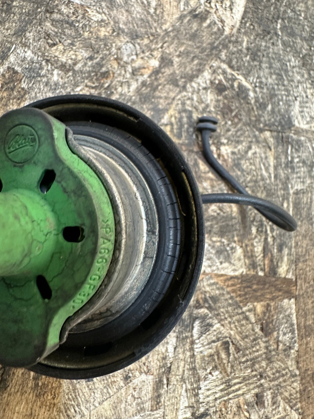 BMW E46 E39 E53 E60 E90 E87 1 3 5 SERIES X3 X5 OEM GAS CAP 16116765484/PA66GF30