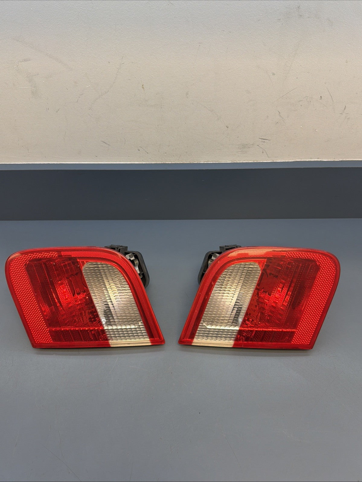 2000-2001 BMW E46 328 Left Right Inner Tail Light Oem SEDAN 8364924 8364923