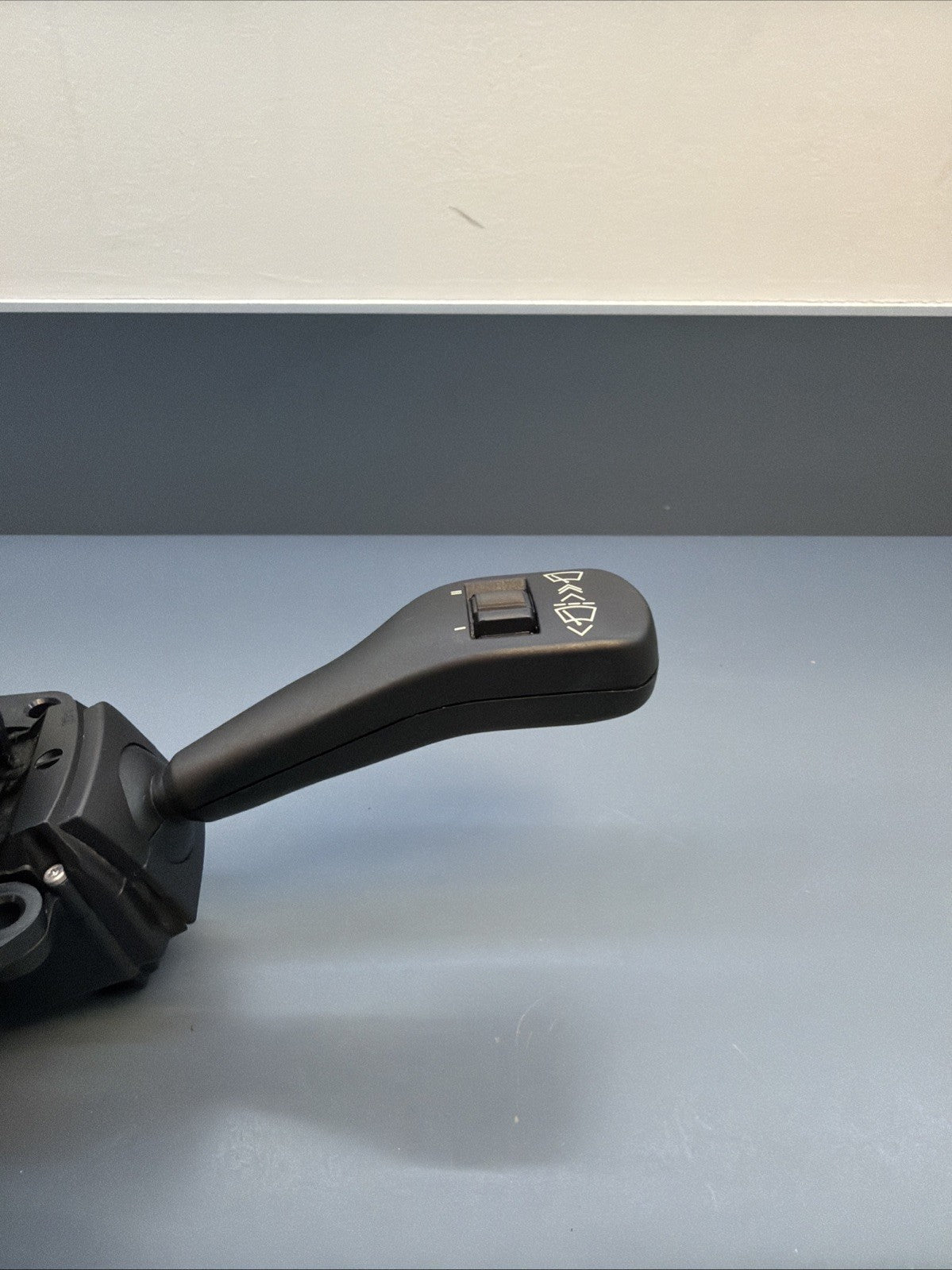 BMW X3 E83 Switch Gear Indicator Wiper Lights Stalk 83774889