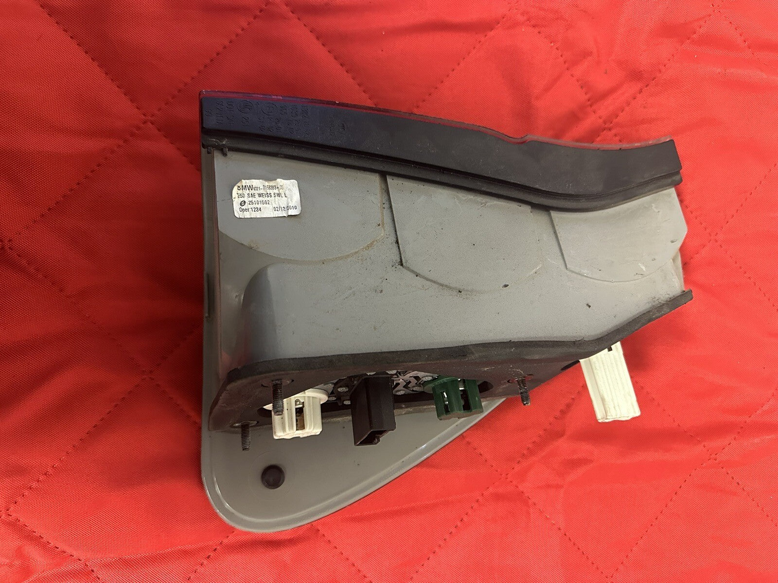 00-04 BMW X5 DRIVER SIDE LEFT OUTER TAIL LIGHT LAMP OEM 7158393