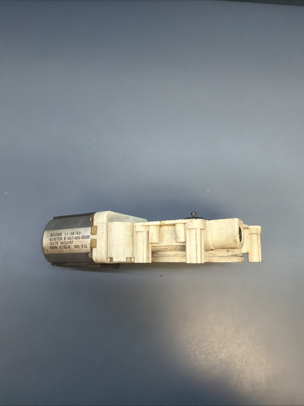 BMW E39 M5 540i 530i 525i PASSENGER FRONT WINDOW REGULATOR MOTOR 8360512